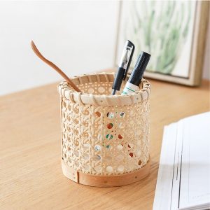 Rattan pen holder